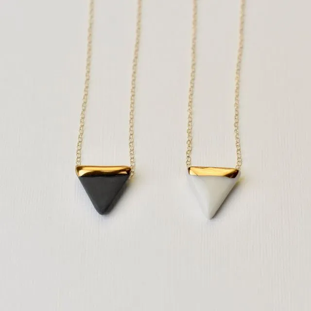 PORCELAIN TRIANGLE AND GOLD NECKLACE WHITE