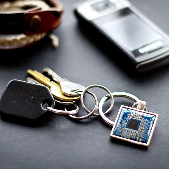 Recycled circuit board keychain, square