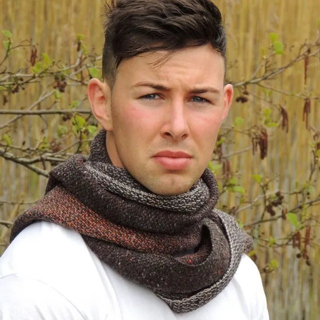KAVANAGH MEN’S SCARF – OCTOBER LEAVES – SMALL