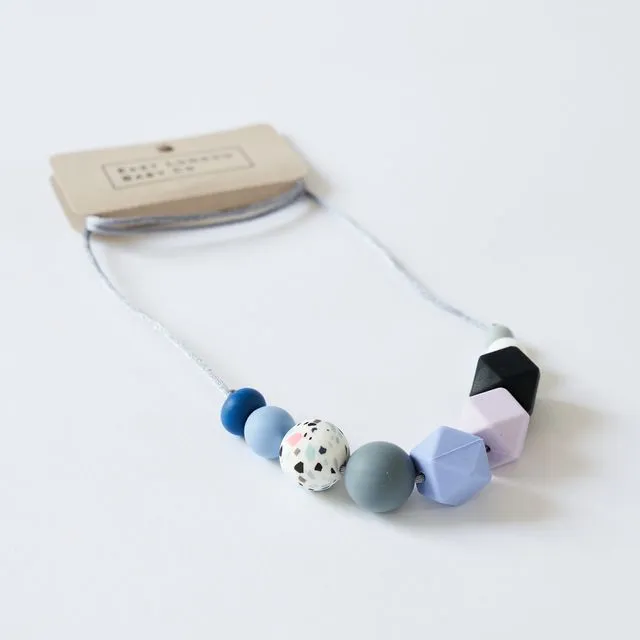 Hoxton teething/fiddle necklace for mums