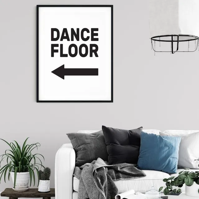 Dance floor (arrow left)