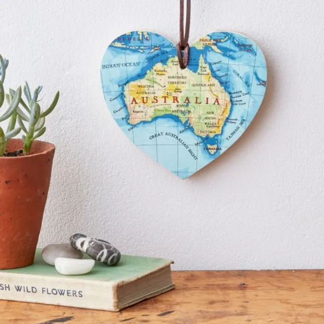 Hanging map heart - pack of 10