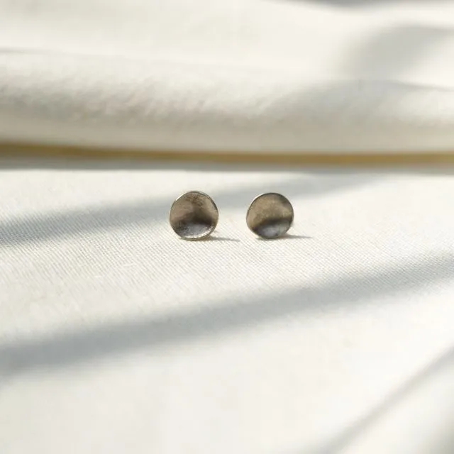 Recycled silver mini molten disc statement studs