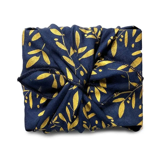 A mistletoe garden (midnight blue) Gift Wrap (32x32cm)