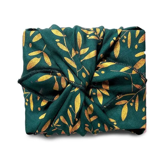 A mistletoe garden (royal green) Gift Wrap (32x32cm)