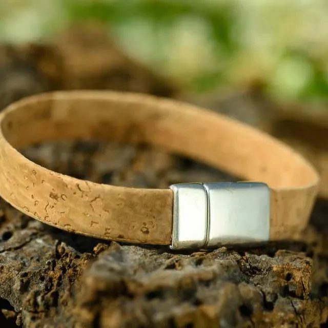 Cork bracelet with magnetic clasp