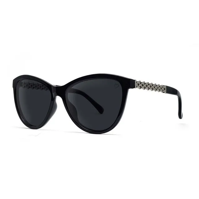 'Lisa Kate' Cateyes In Black Sunglasses