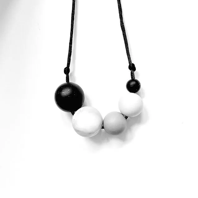 Millie Monochrome Teething Necklace