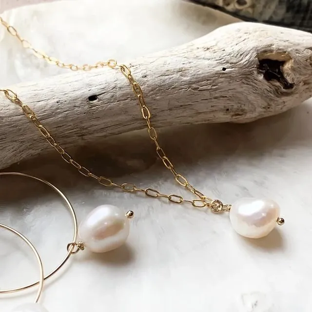 Mila Gold Pearl Necklace