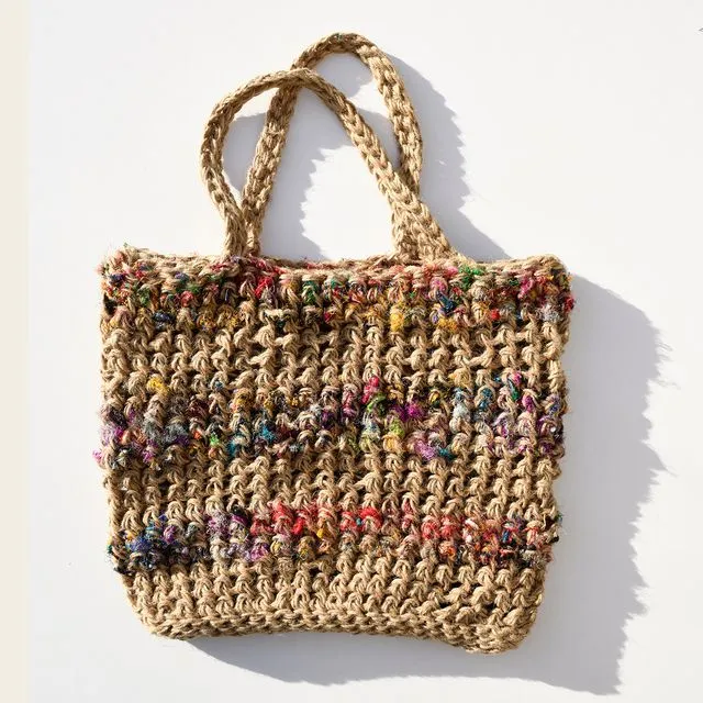 MINA tote bag. Recycled silk & natural jute fibre. Designed and handknitted in France . Natural colour