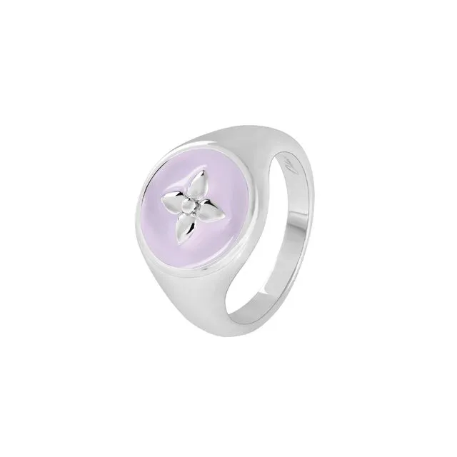 Croisette signet ring in powder pink lacquered silver