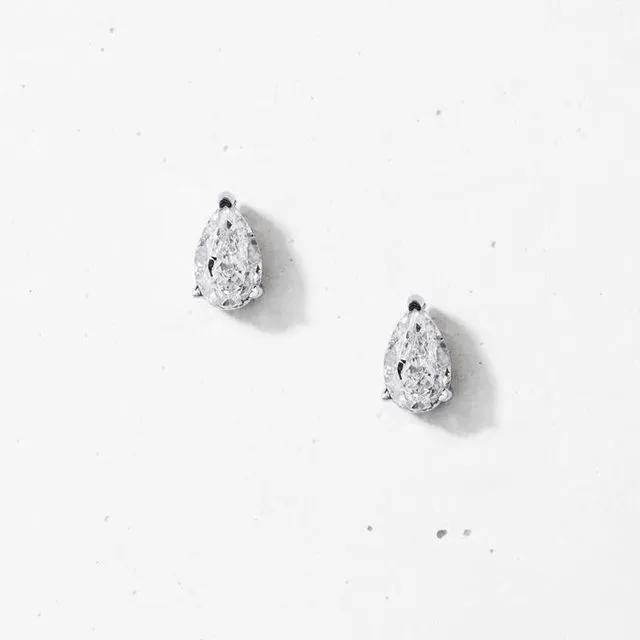 CRUSHED ICE PEAR STUD EARRINGS 925 STERLING SILVER - STONE COLOUR WHITE