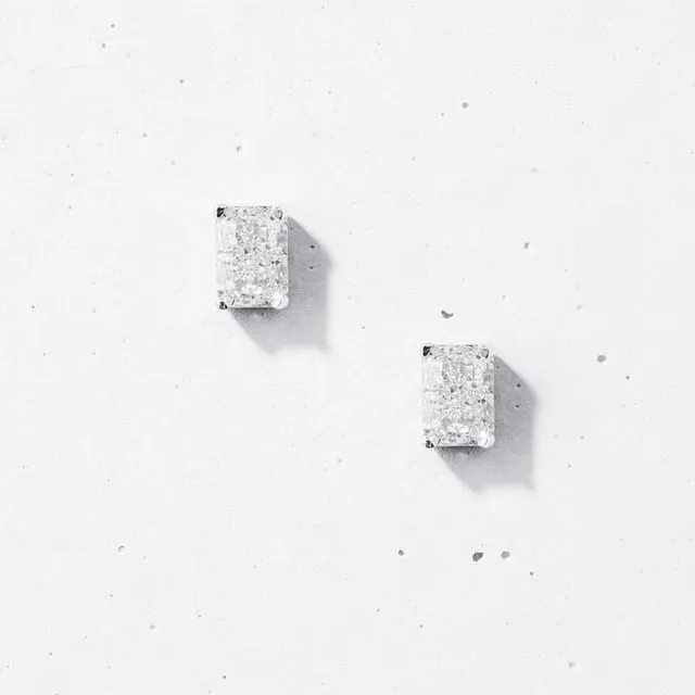 CRUSHED ICE RECTANGULAR STUD EARRINGS 925 STERLING SILVER - COLOUR WHITE