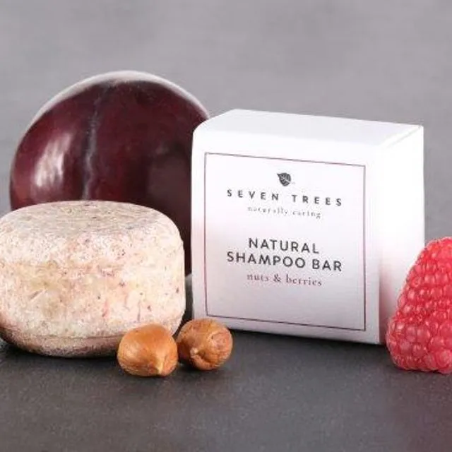 NUTS and BERRIES - Solid hair shampoo with clay powder, plum seed oil and grape seed and raspberry seed extract 60g
