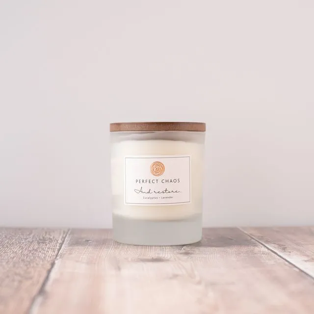 Frosted candle with wooden lid - Eucalyptus and Lavender: 280 g