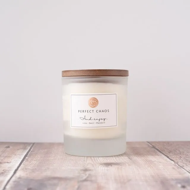 Frosted candle with wooden lid - Lime, Basil and Mandarin: 280 g