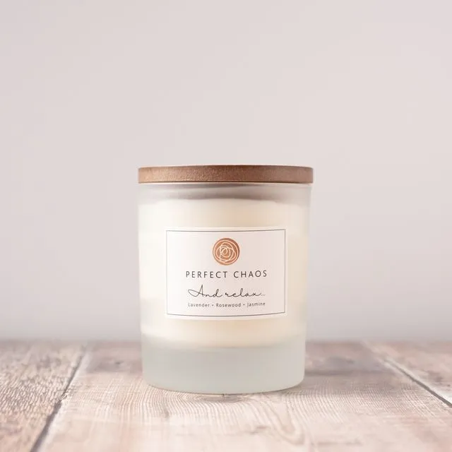 Frosted candle with wooden lid - Lavender, Rosewood and Jasmine: 280 g