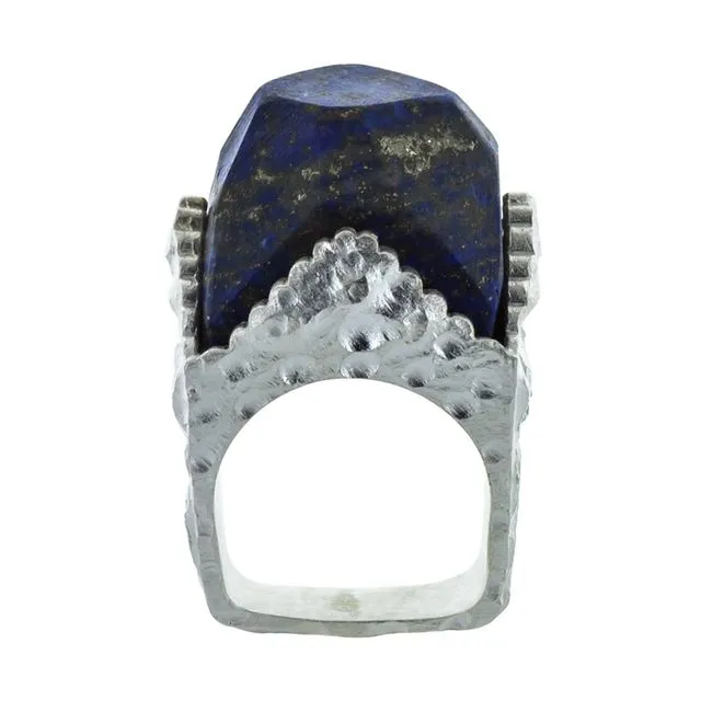 The Isabelle Ring with Lapis Lazuli