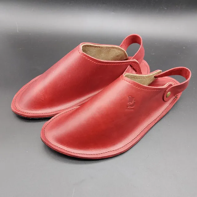 Valhalla Nordic moccasins/flat clogs. Opplav Clogs. Handcrafted in Europe. 100% leather and rubber sole(Red)