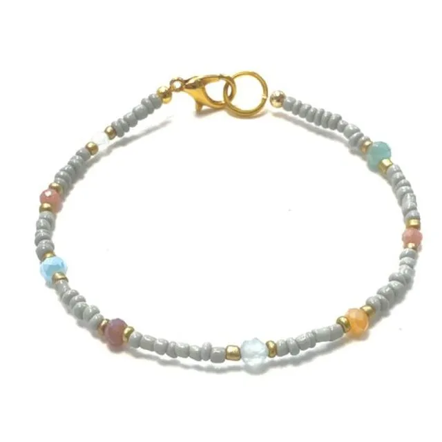 Bracelet light gray with gemstones