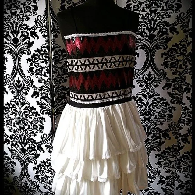 White red black dress sequins and ruffles - size S/M