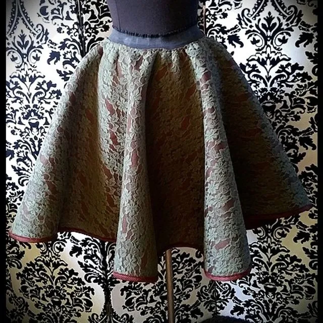 Khaki lace / brown reversible skirt - size S/M