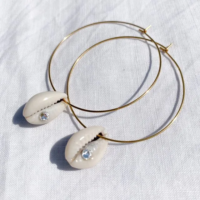 Hoop earrings in stainless golden metal and natural shell & Swarovski rhinestone