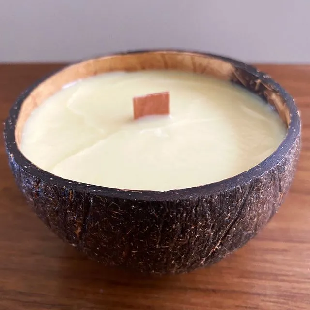Vie Naturals Handmade Candle in a Natural Coconut Shell, Vanilla
