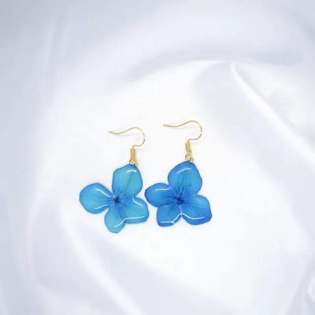 Blue Turquoise Hydrangea Resin Earrings - Gold Plated Brass