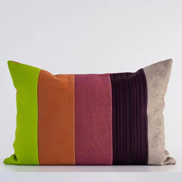 R4 Throw pillow Rainbow Patchwork - 67 x 47 cm
