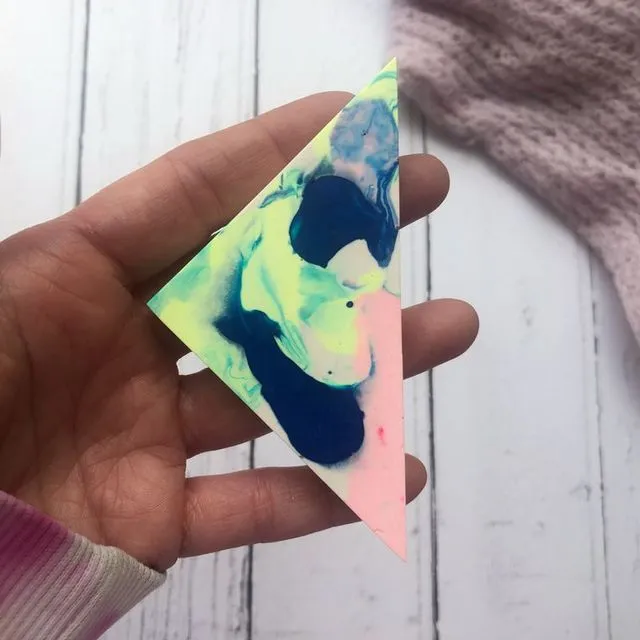 Marbled tie-dye jesmonite triangle brooch - maxi
