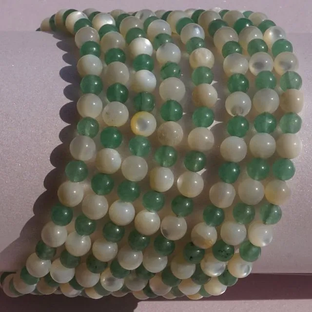 Bracelet - nephrite, mother of perls