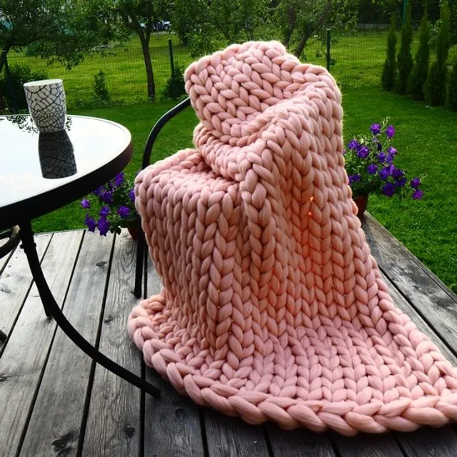 Chunky Knit Blanket (Pink)