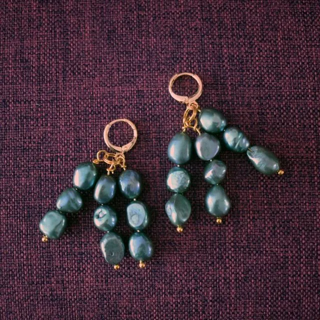 Igi (Trees) Dark Green Pearl earrings