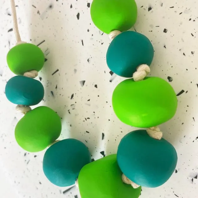 Green bold statement necklace