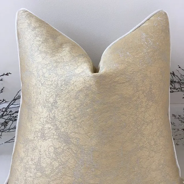 The Gold Cardin 18" Cushion/Cover Non-Piped