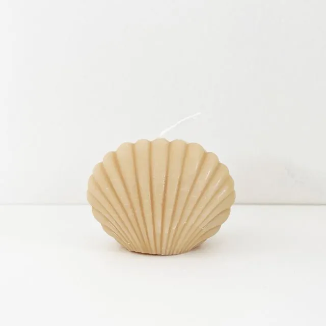 Shell-shaped candle small mocha