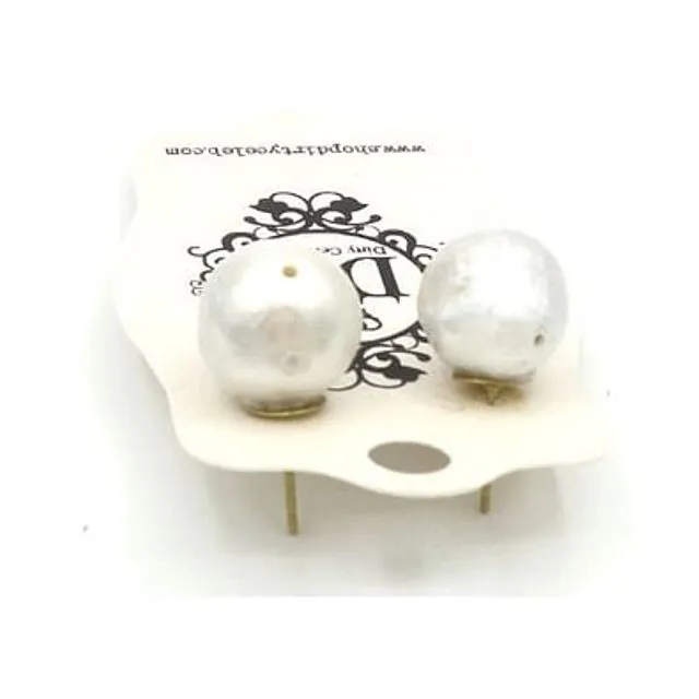 Moon pearl earrings
