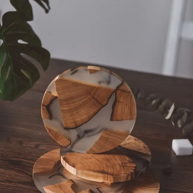 A set of 4 Standard Wooden Resin Coaster (10CM, Round)