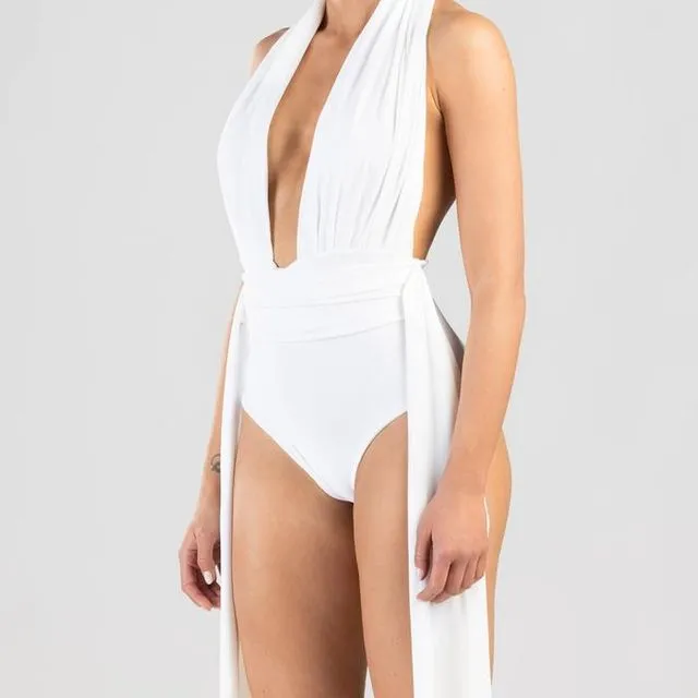Plonger One-piece Swimsuit With Decorative Belt - White