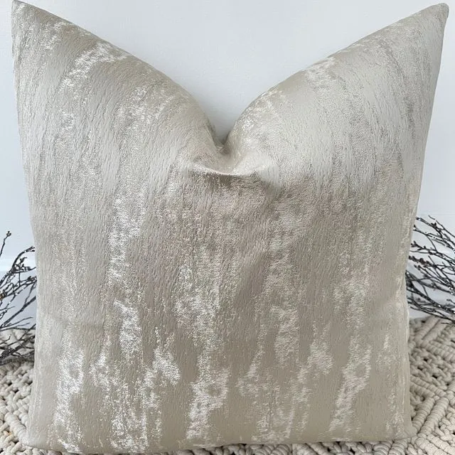 The Champagne Sandro 18" Cushion/Cover Non-Piped