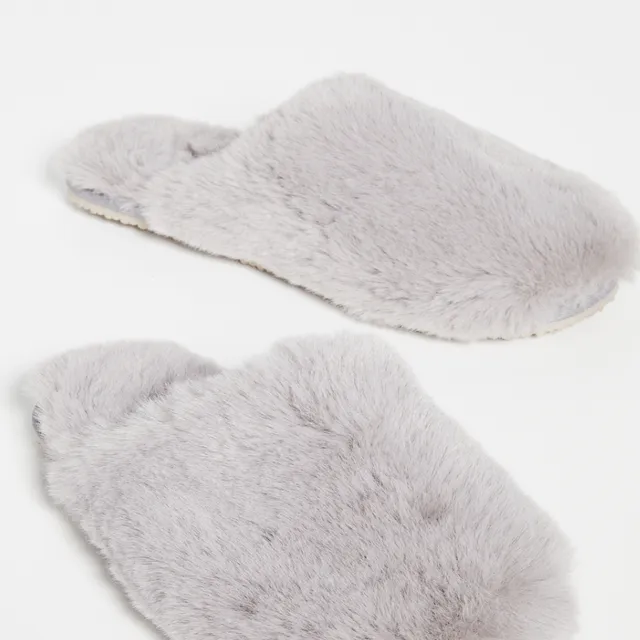 Plush Cozy Slippers - Grey