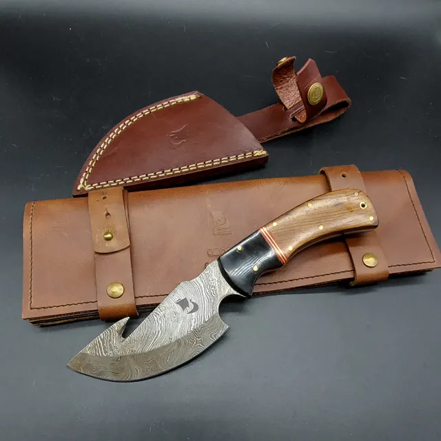 Damascus knife SkollWolf 4.33+. Includes anniversary cover for storage and leather cover to attach to the belt. Handcrafted.