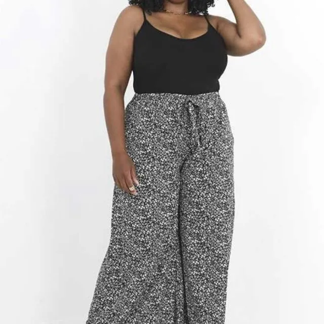 Plus size trouser black (Pack of 8)