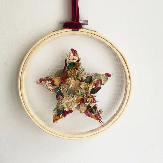 CRAFT KIT-Festive Everlasting Floral Dried Flower Hoop Kit- Christmas