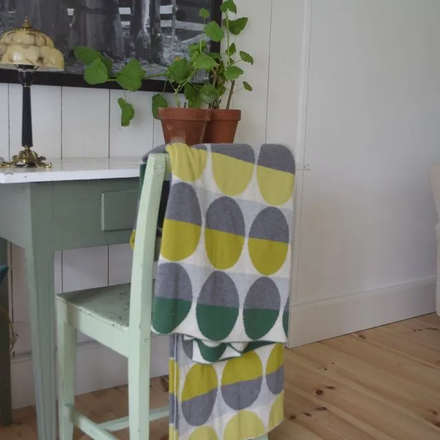 Olivia Knit Green Blanket