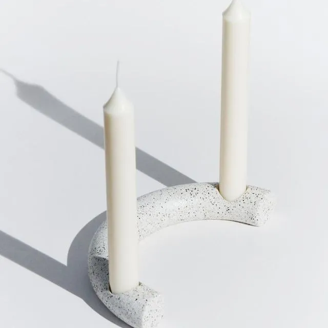 DOUBLE CANDLESTICK HOLDER ‘LEUCATE’ IN CHALK
