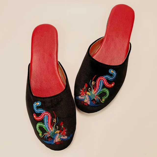 Embroidered phoenix in black velvet mules slippers