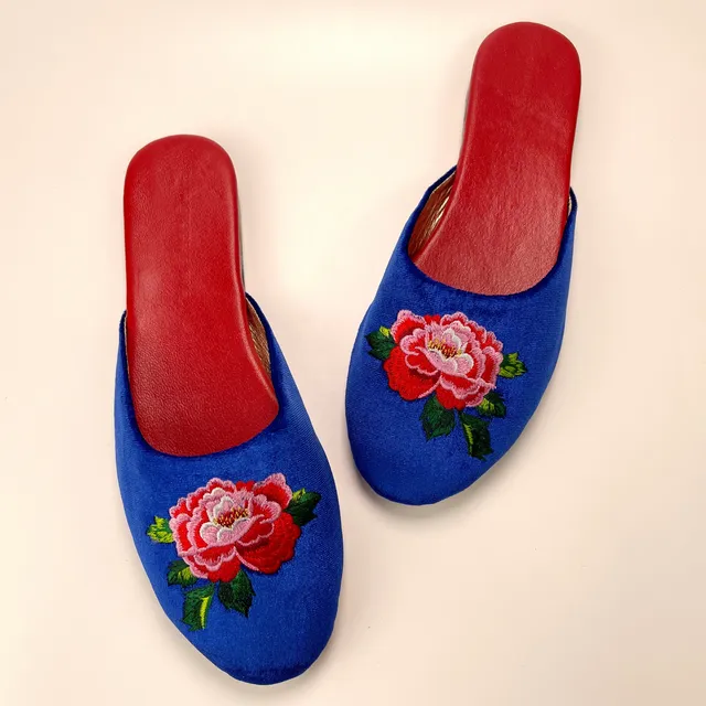 Embroidered peony in Parisienne blue velvet mules slippers