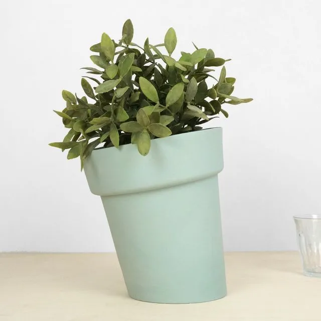 Distorted Flowerpot – Medium - Green